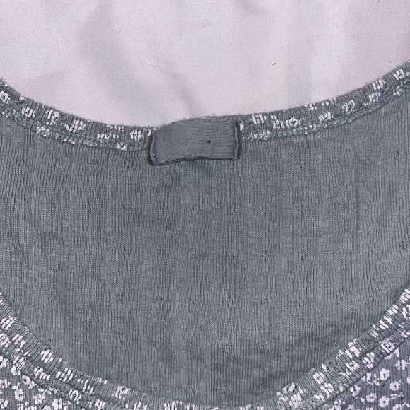 Brandy green and white floral top ! - Picture 2 of 3